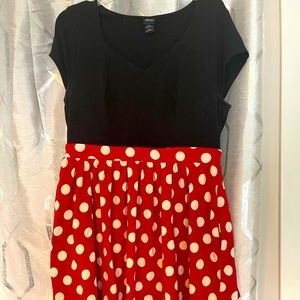 Womens Minnie Mouse dress, size Large